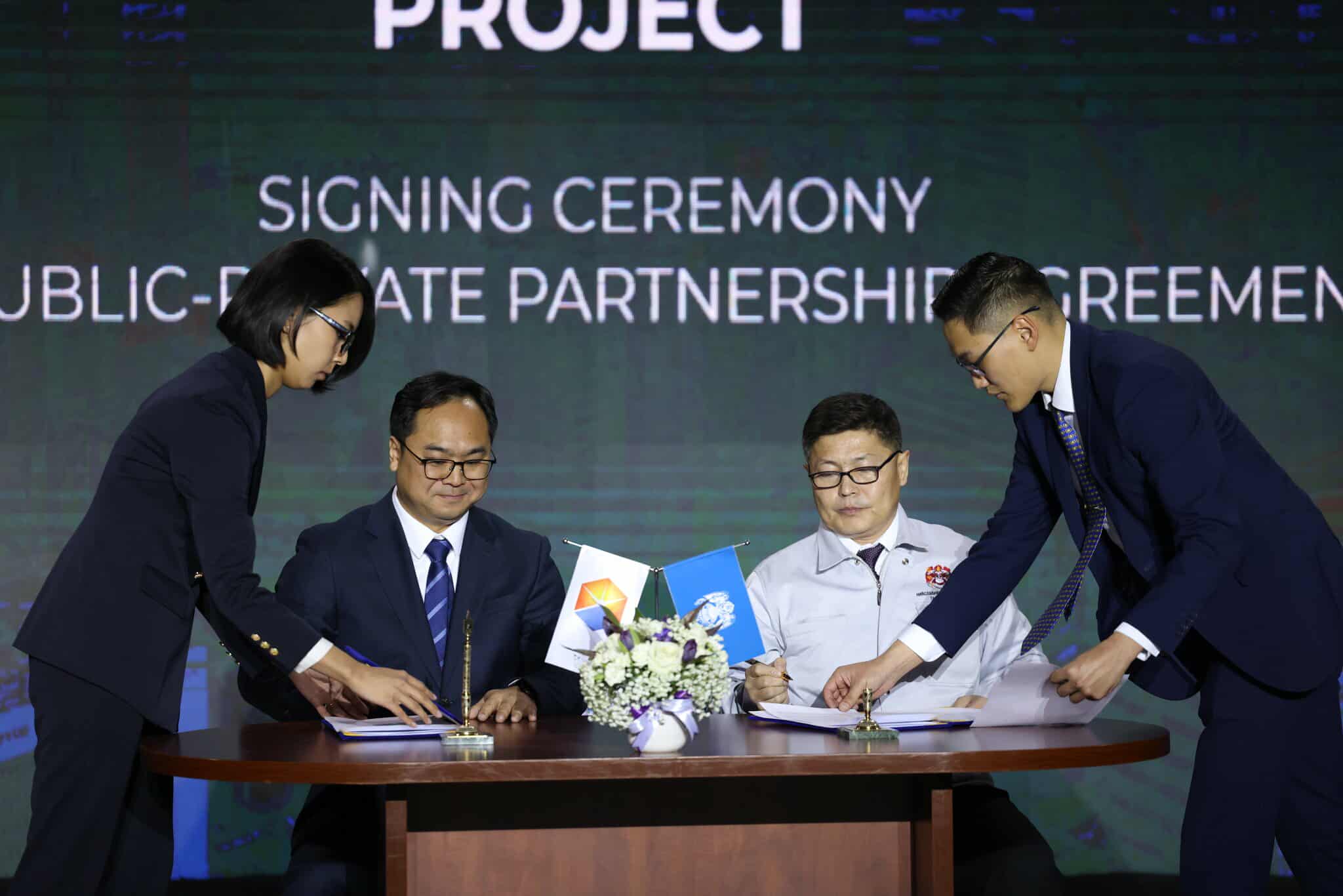 “Хог шатааж эрчим хүч гаргах үйлдвэр” барих төслийн түншлэлийн гэрээг байгууллаа