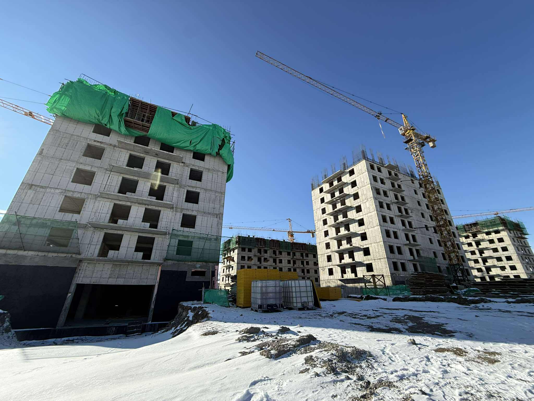 Баянголын амны 2007 айлын орон сууцны төслийн барилга угсралтын ажлын явц 25 хувьтай үргэлжилж байна